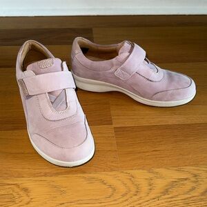 Clarks Unstructured Women’s Slip On Shoes, Size 8, Purple/Lavender